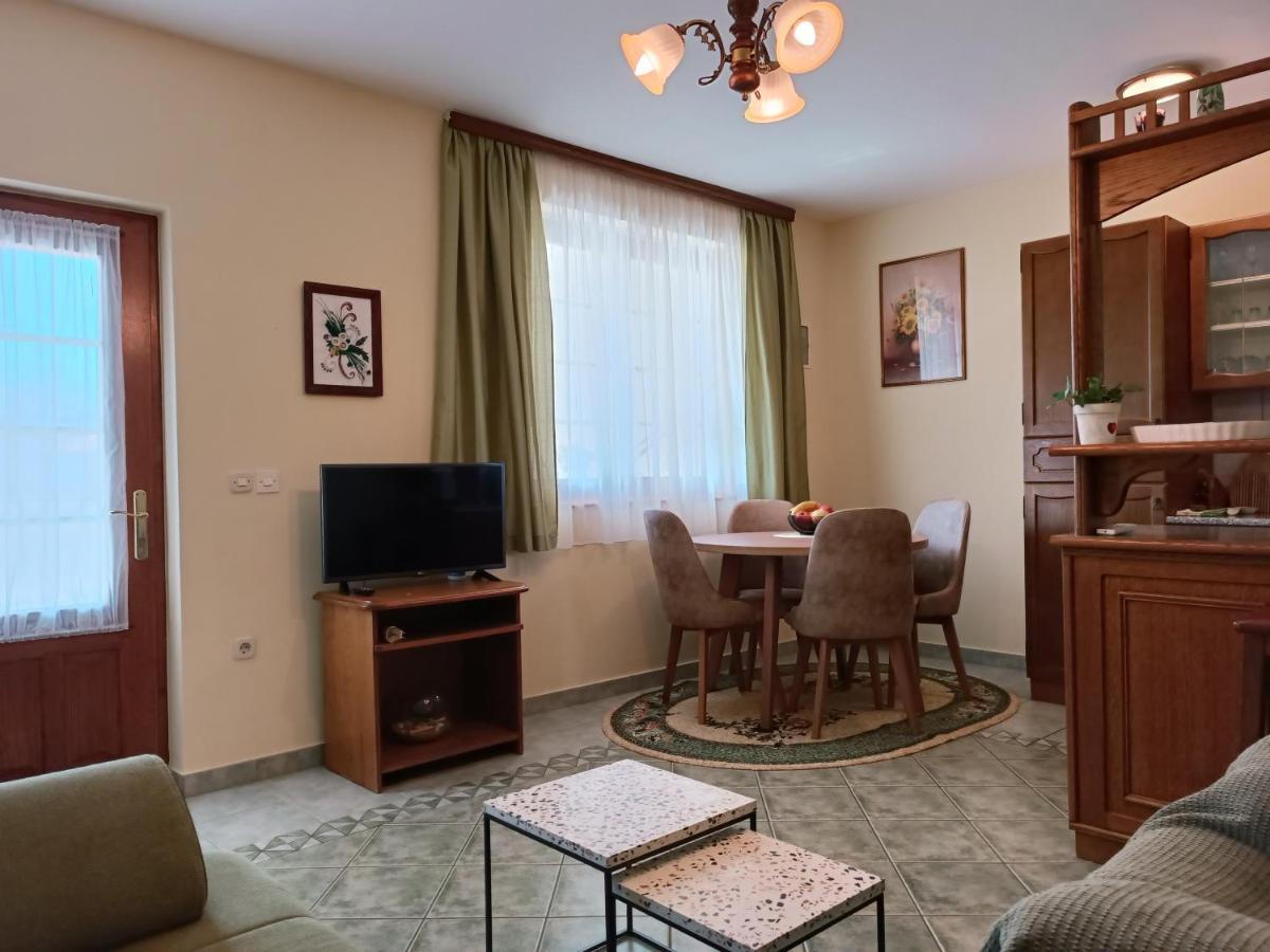 Apartments Stojakovic Пореч Екстериор снимка